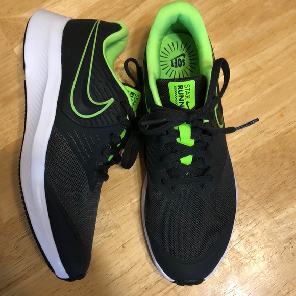 Nike star 2.0 runners - Picture 1 of 1